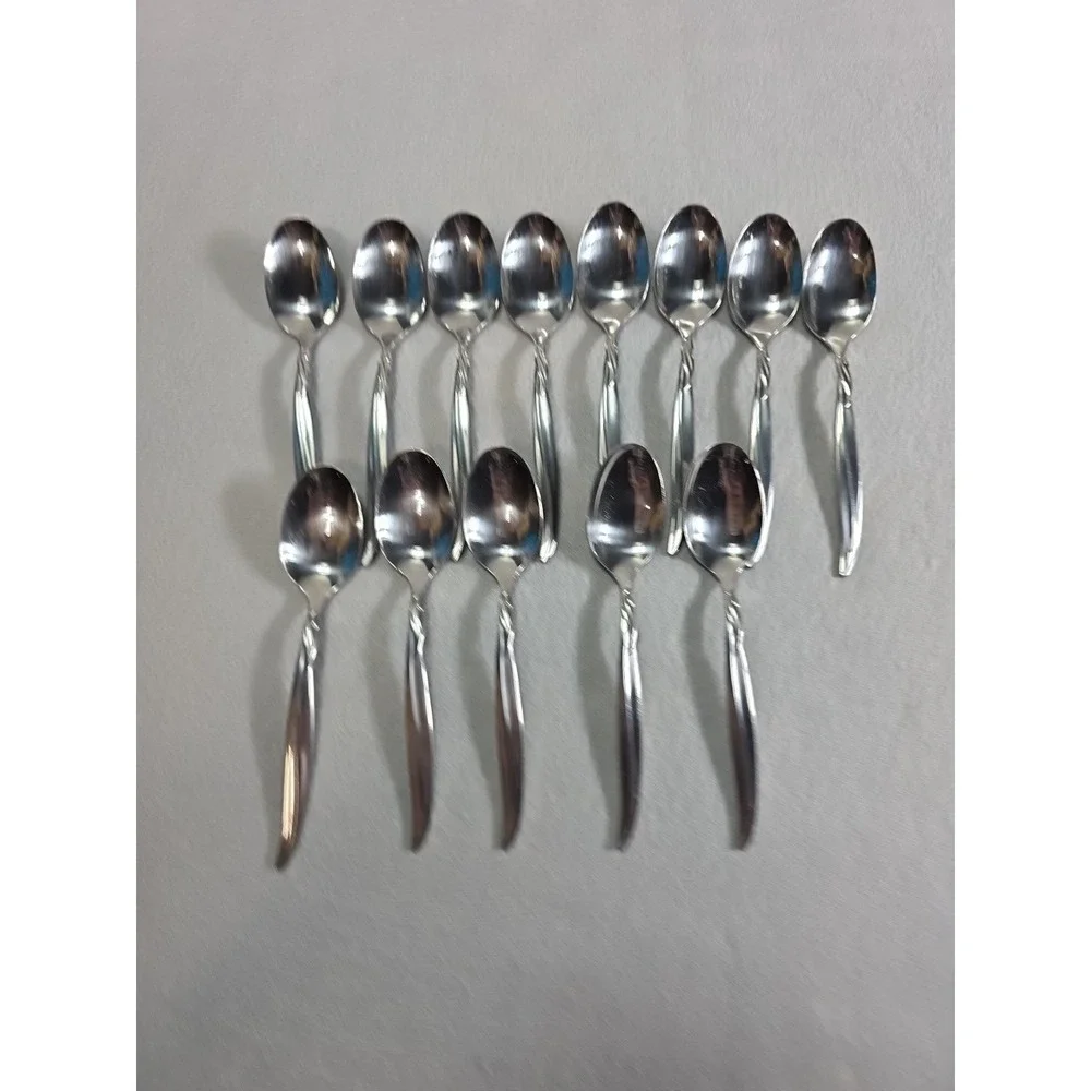 (13) 1847 Rogers Silverplate Place Spoons, Flair